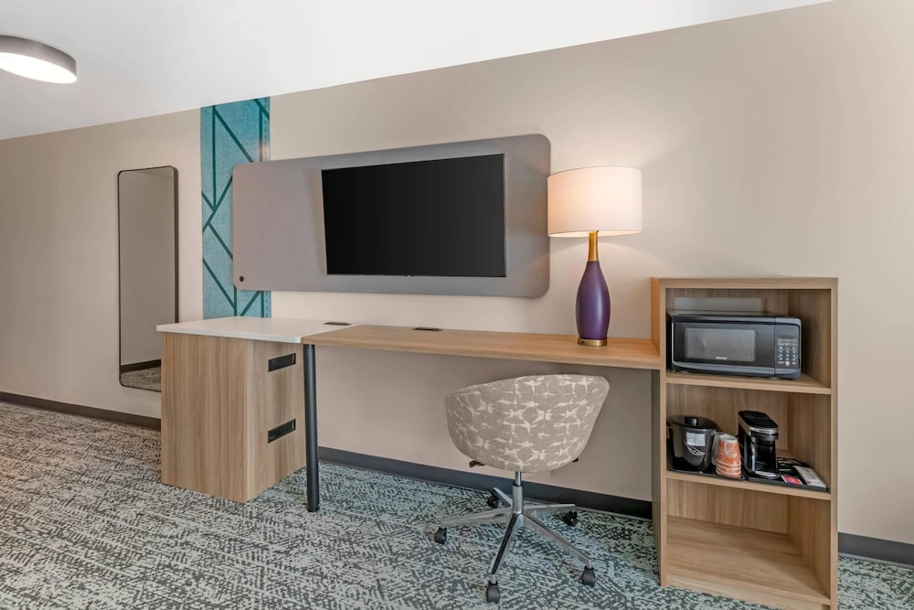 Sleep Inn & Suites Ashland City, TN 38/50