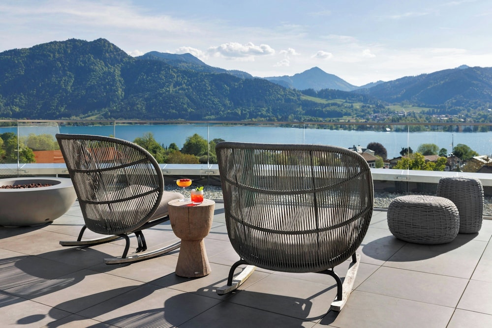 Caro & Selig, Tegernsee, Autograph Collection 23/50