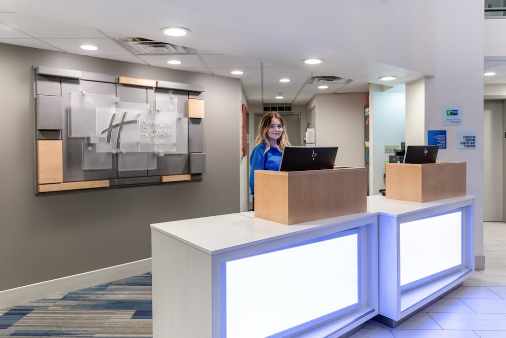 Holiday Inn Express Hotel Suites Scottsburg 6/57