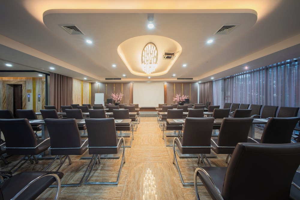 V Hotel Nha Trang 37/50