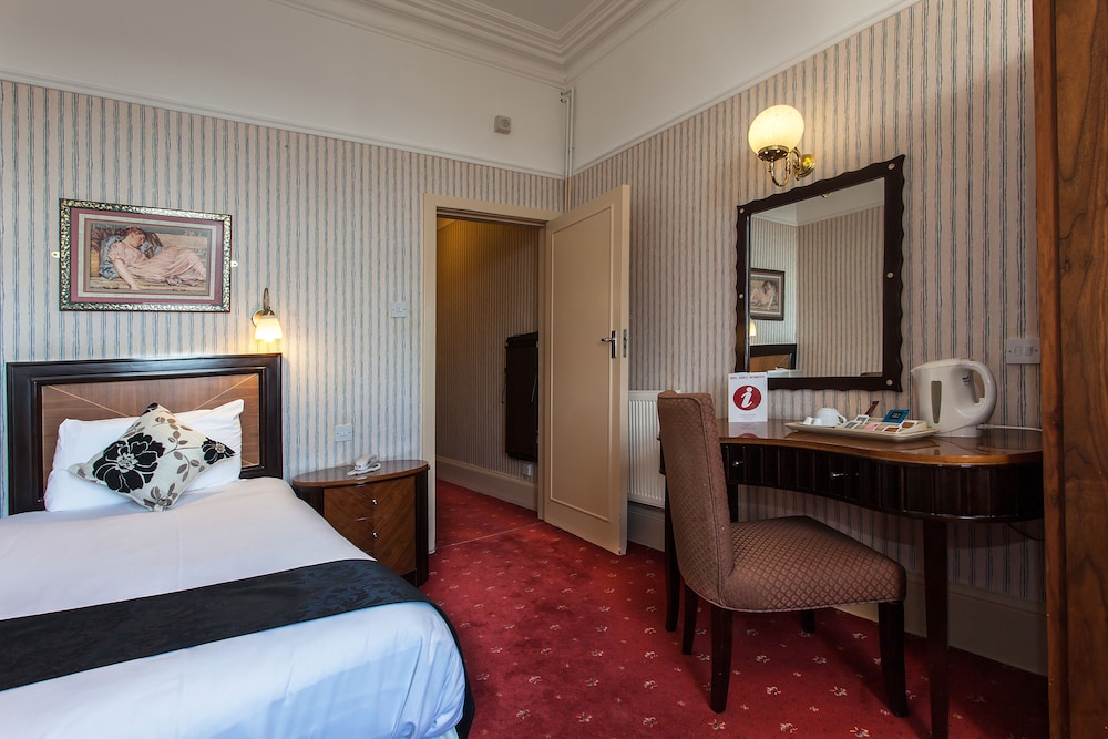 Prince of Wales Hotel Southport 19/62