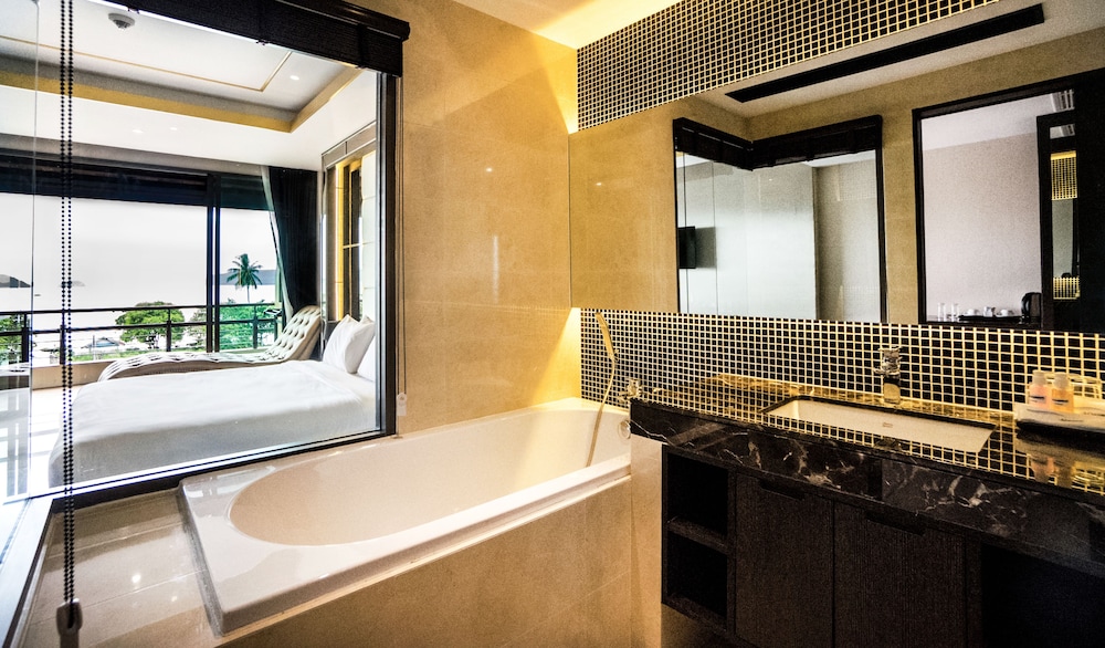 Aqua Resort Phuket 17/70