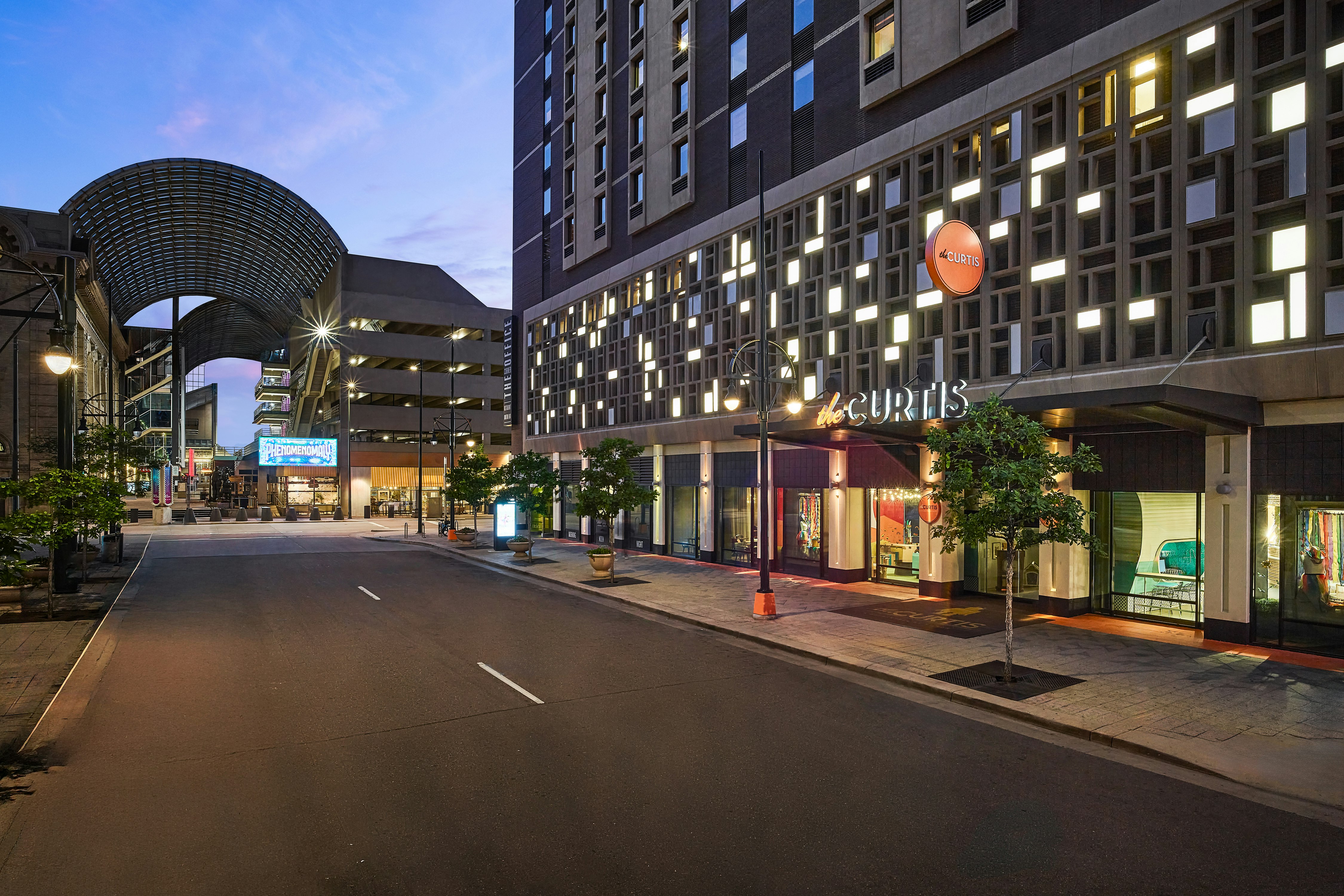 The Curtis Denver a DoubleTree by Hilton Hotel 80/83