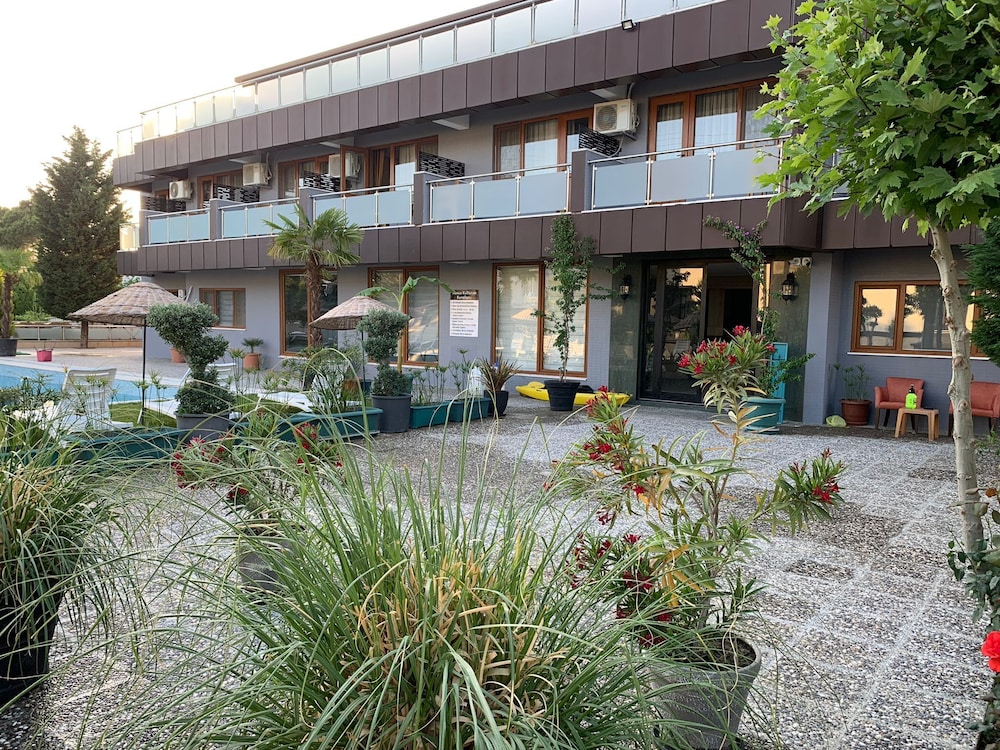 Akcayzeytin Otel 3/46