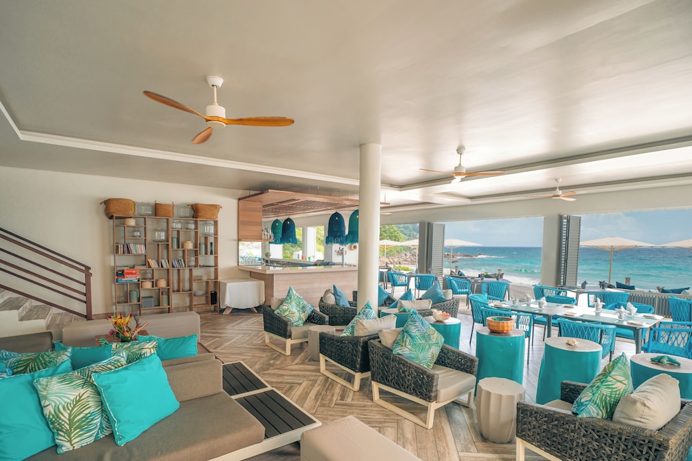 Carana Beach Hotel 47/68