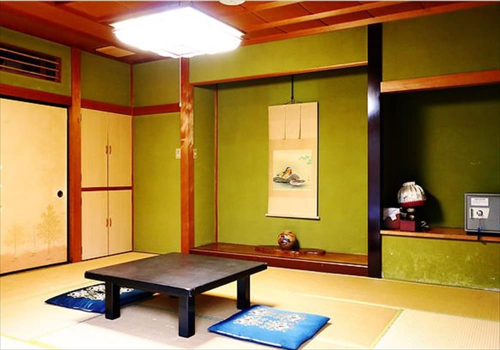 Karasawa Inn 15/63
