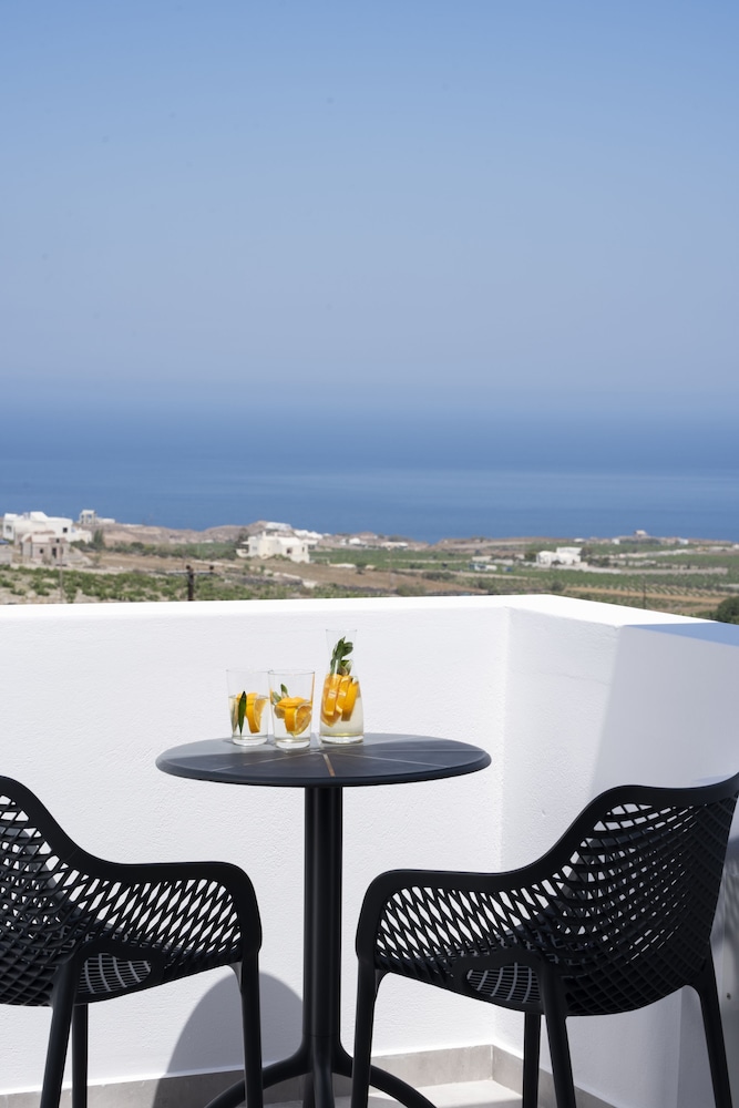 Valery Suites 38/54