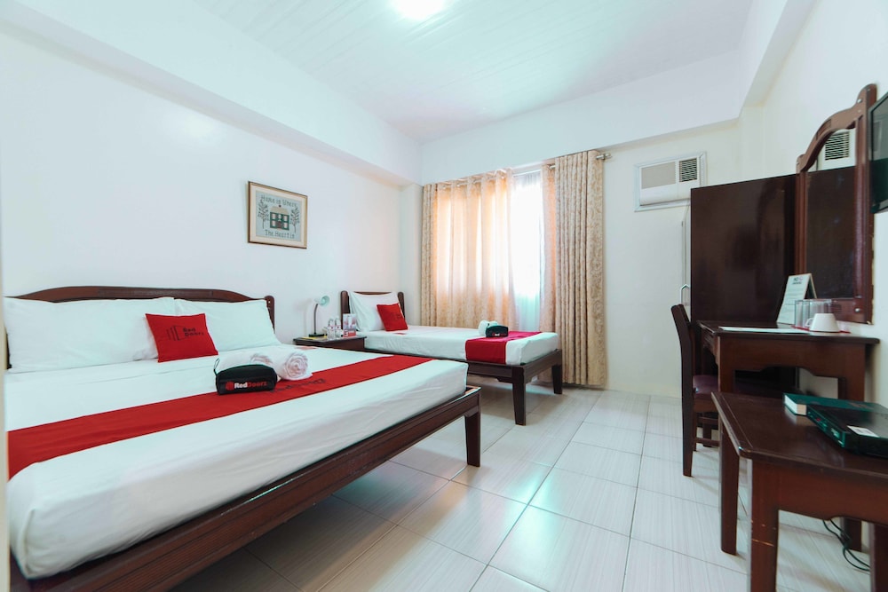 Reddoorz Plus Poblacion District Davao 12/32