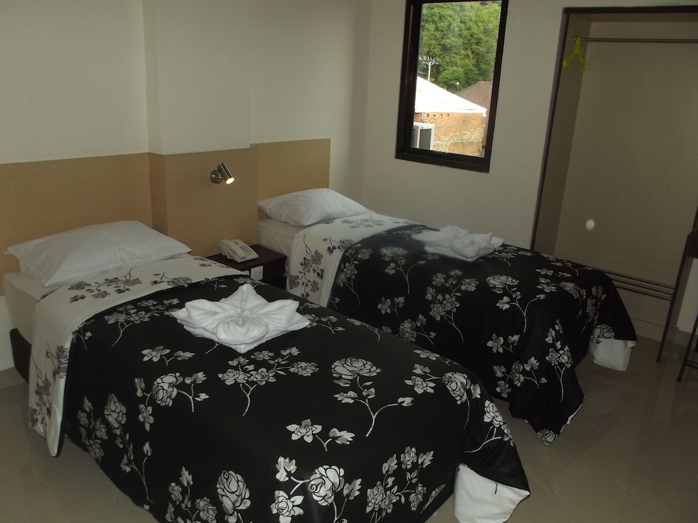 Manado Inn Hotel 6/17