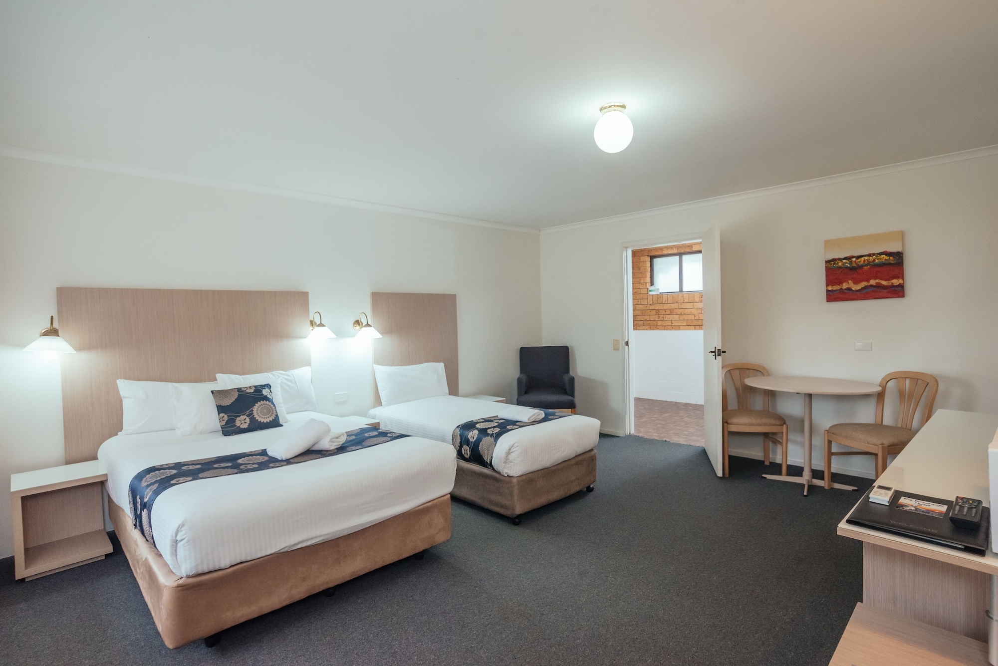 EXECUTIVE, QUEEN BED, PET FRIENDLY