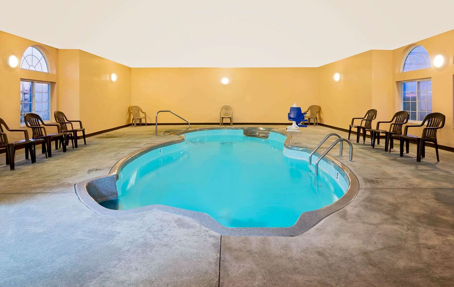 Microtel Inn And Suites Joplin 13/19