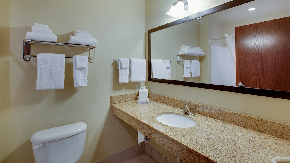Cobblestone Inn & Suites - Clintonville 48/50