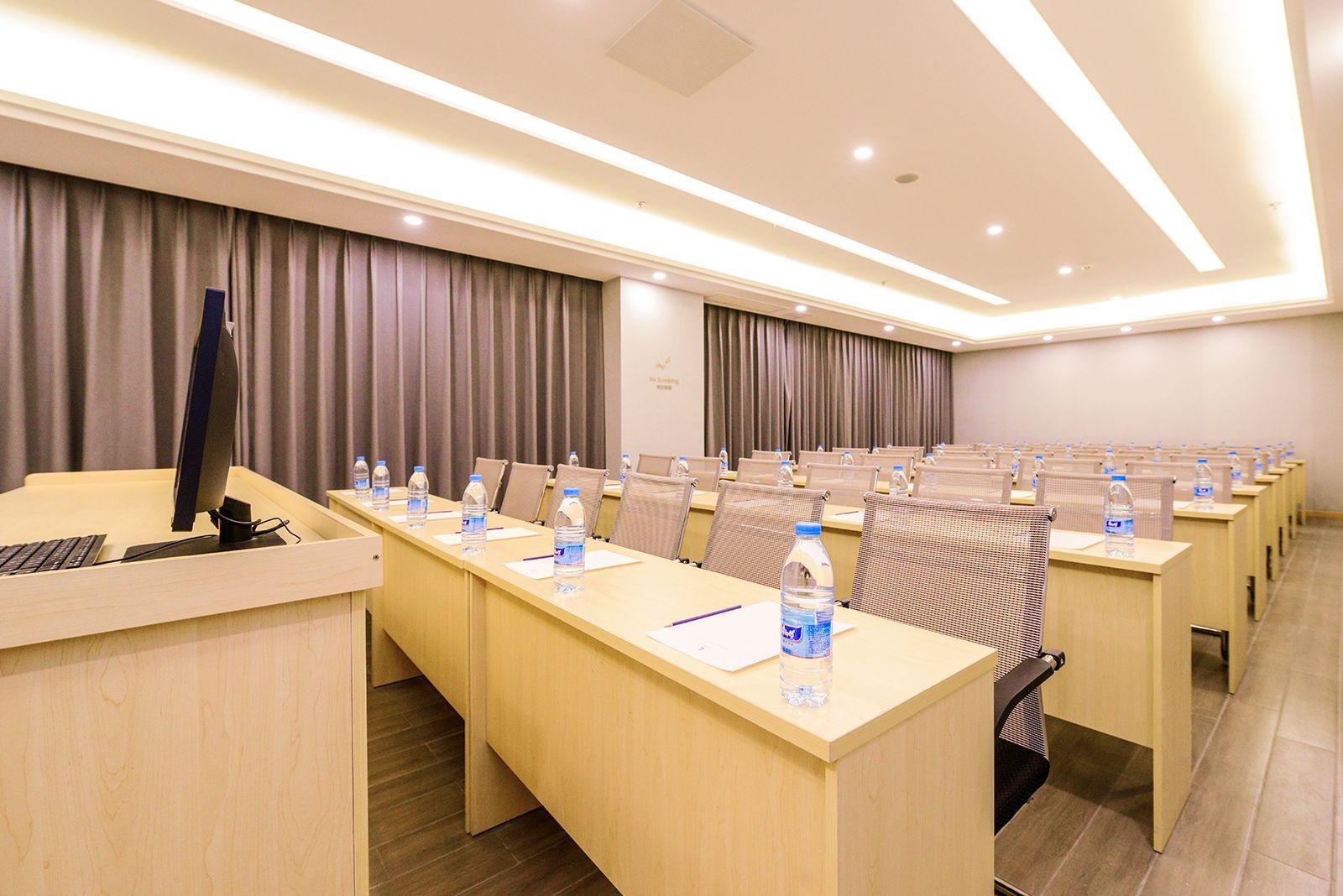 Lavande Hotel (Chongzhou Wanda Plaza) 45/51