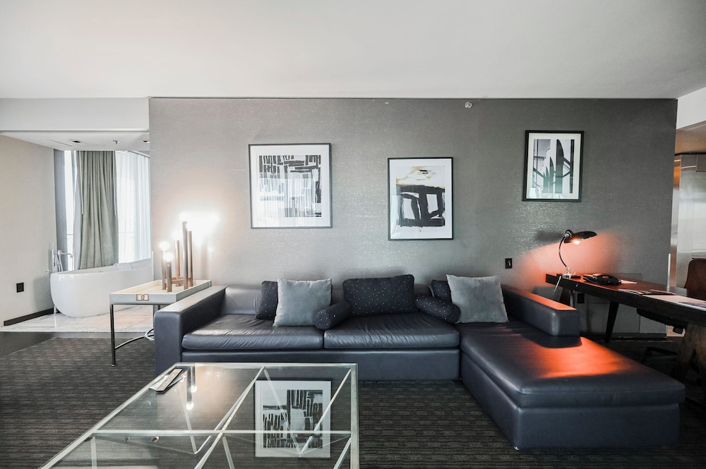 StripViewSuites at Palms Place 59/79