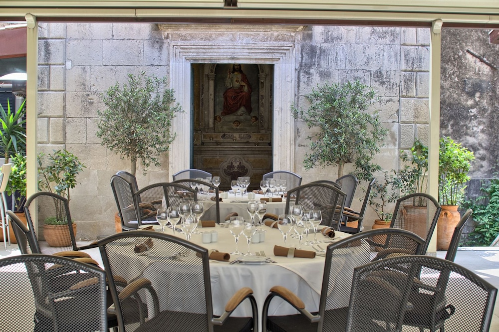 The Pucic Palace 53/69