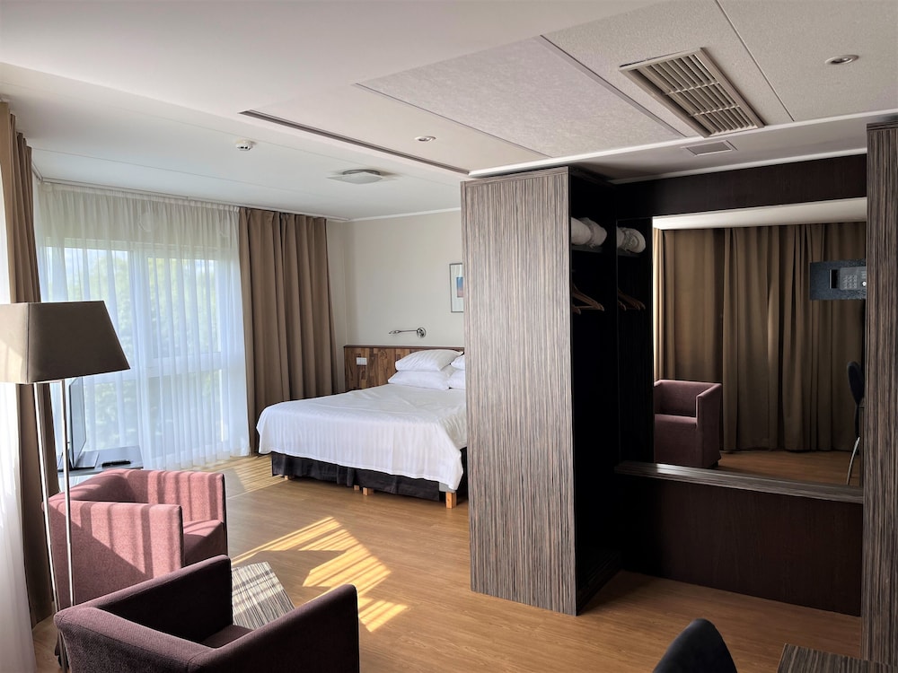 Hestia Hotel Strand 14/89