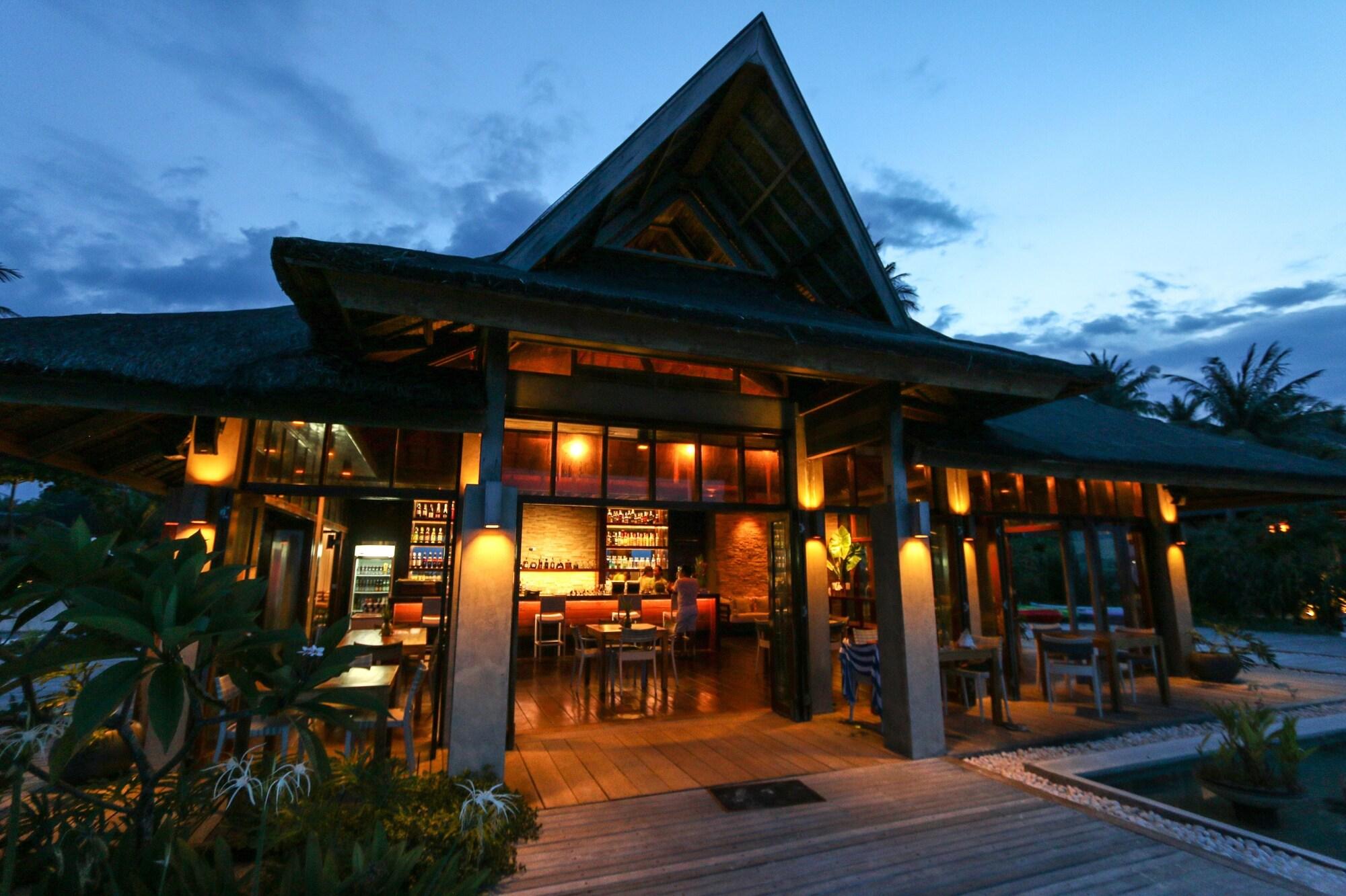 Isla Cabana Resort 2/100