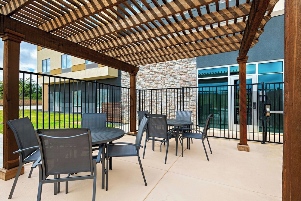 Fairfield Inn & Suites Fort Worth Alliance Airport 13/18