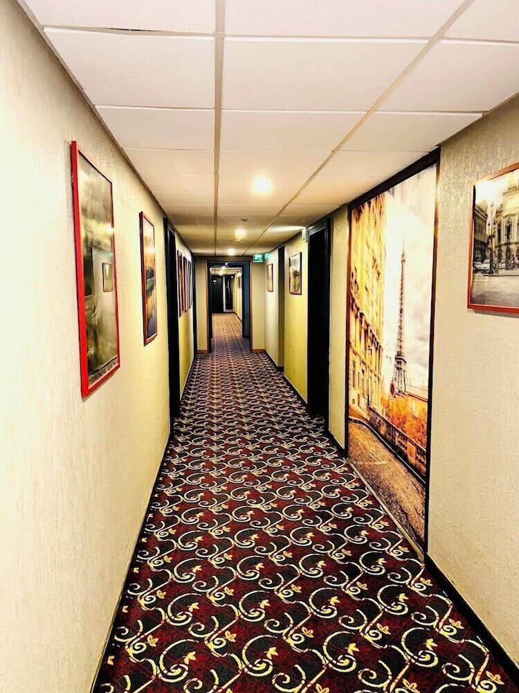 Hotel Le Paris 6/56