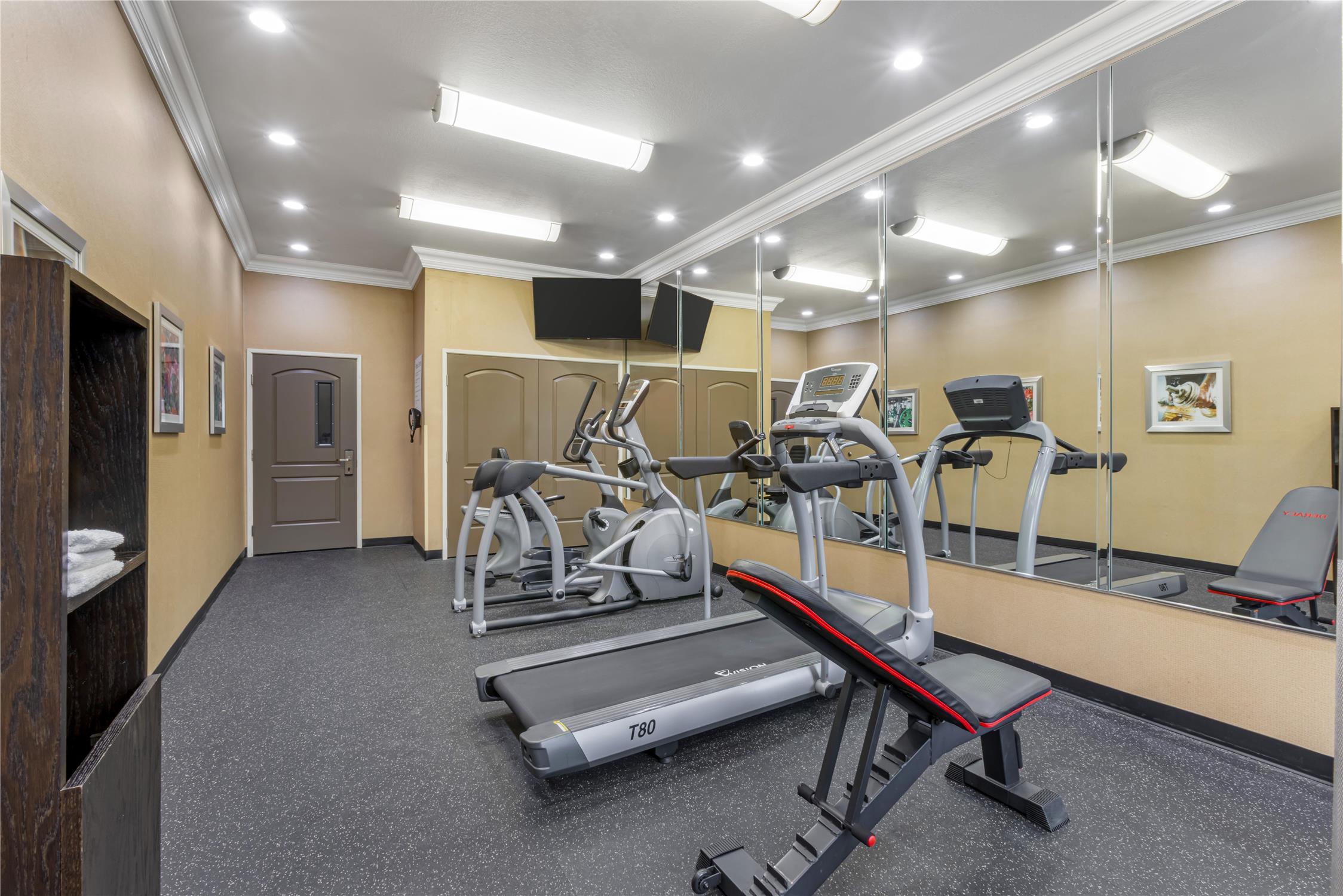 Best Western Plus Wasco Inn & Suites 36/63