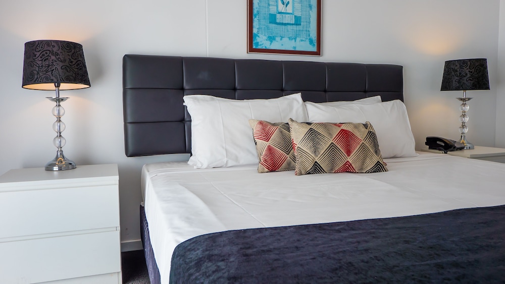 Broadbeach Savannah Hotel And Resort 35/80
