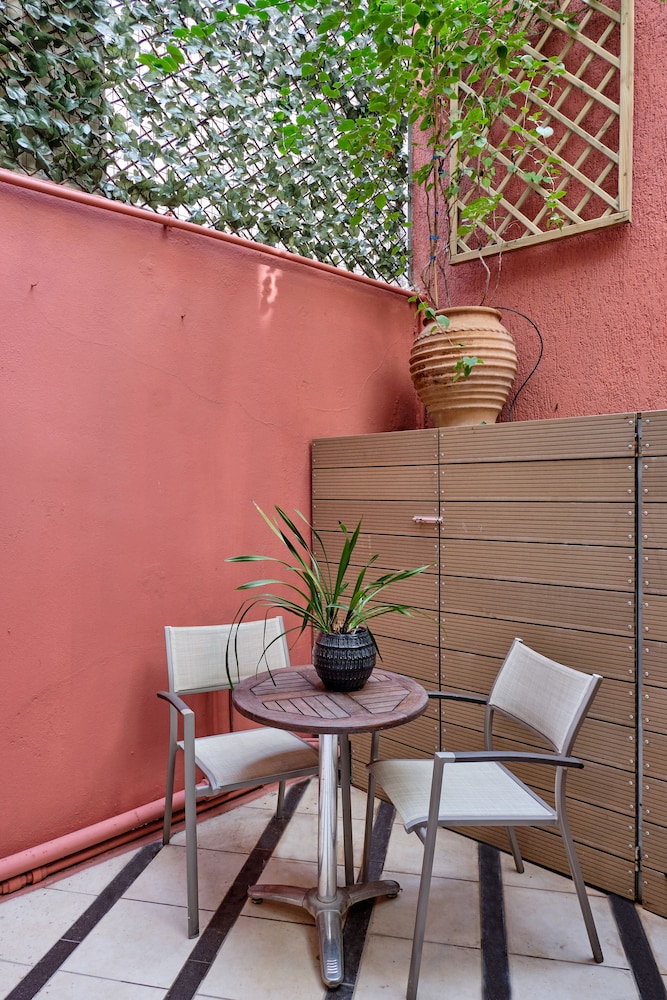 Lato Annex Boutique Rooms 26/36