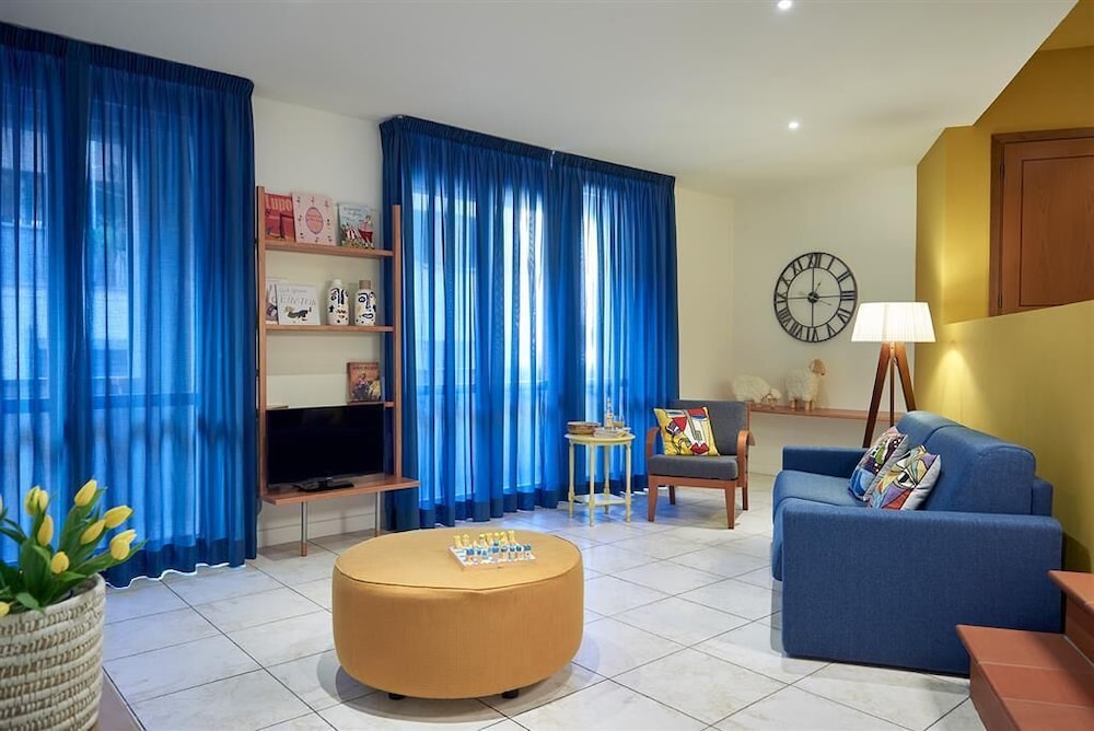 Leopoldo Residence 23/50