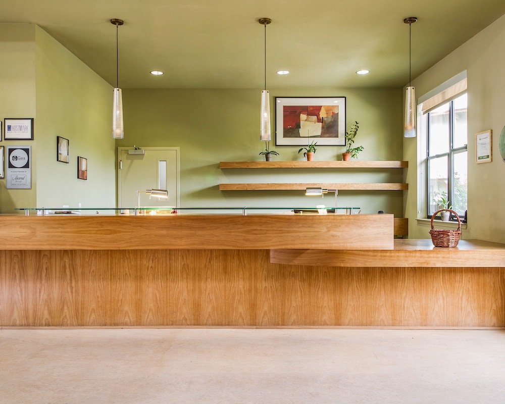 Gaia Hotel Spa Redding Ascend Hotel Collection 7/44
