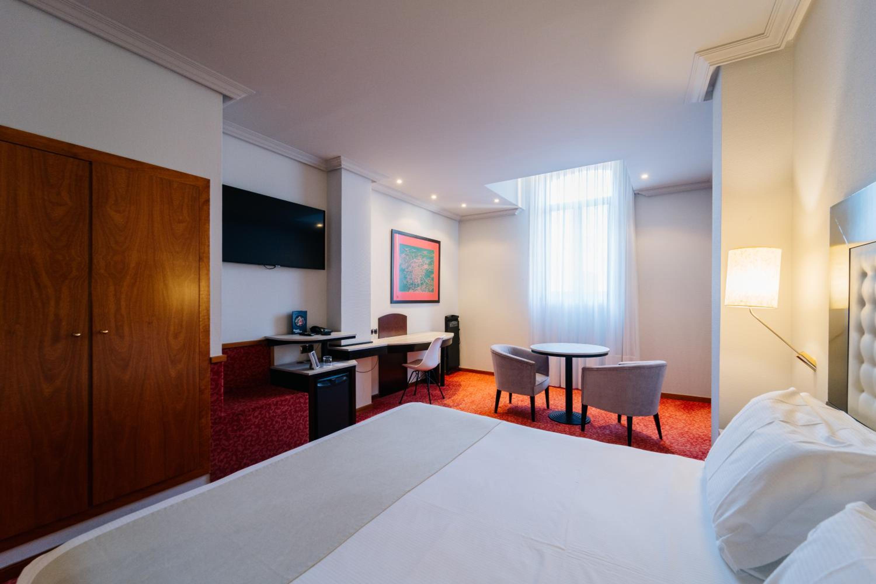 Room, Single, Double or Twin Bed