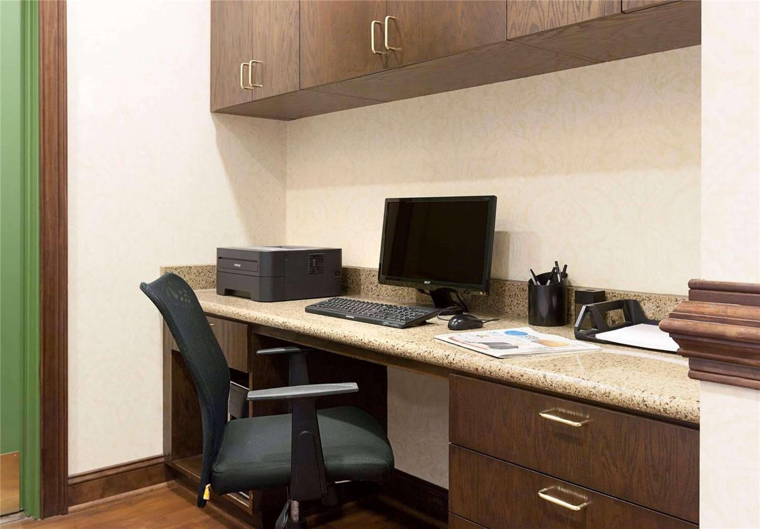 Comfort Inn & Suites Concord (Kannapolis) 36/51