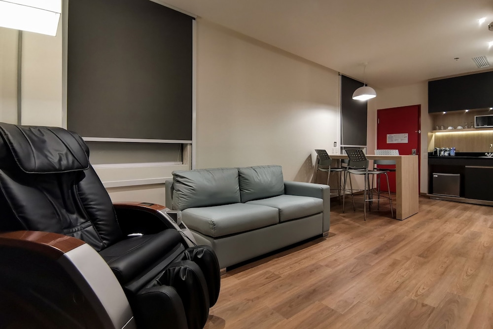 Ramada Encore by Wyndham Guadalajara Aeropuerto 33/48