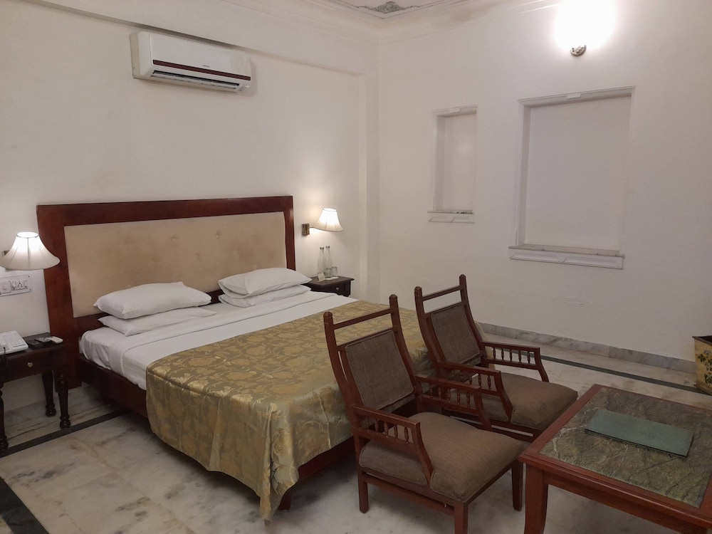 Ram Pratap Palace 23/60