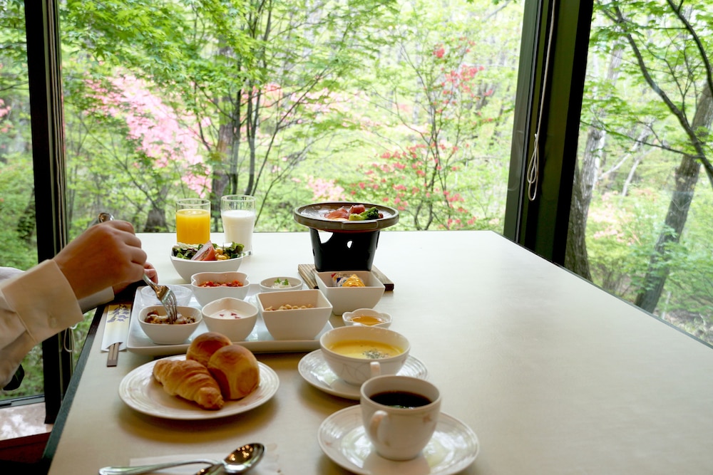 HOTEL BLANCVERT NASU 51/71