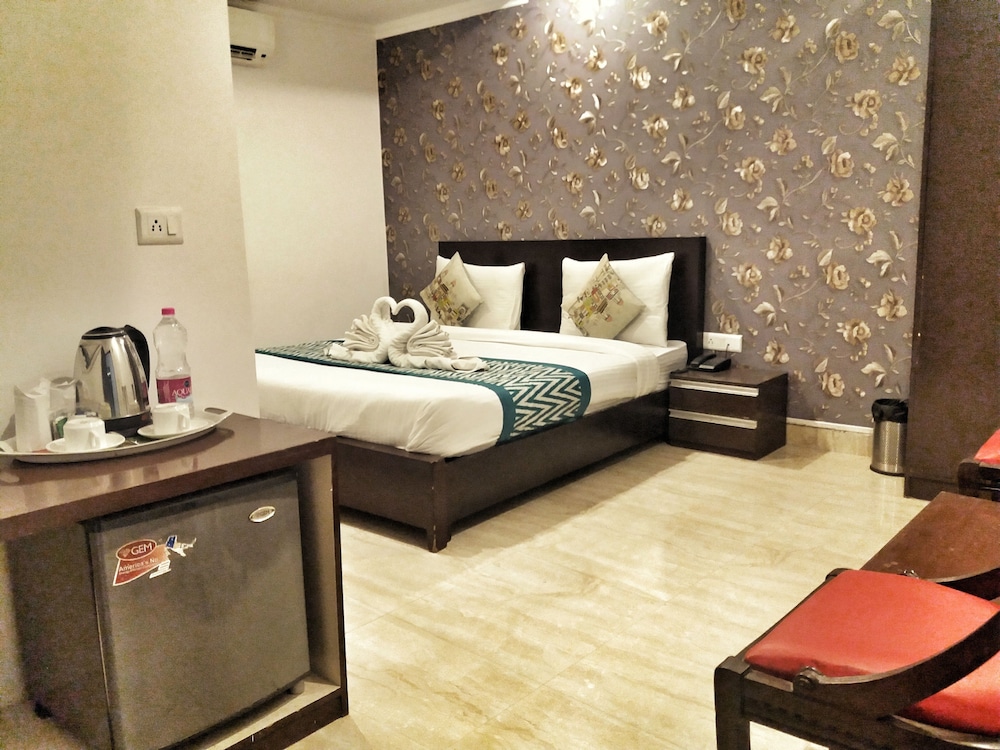 Hotel Delhi Aerocity 30/75