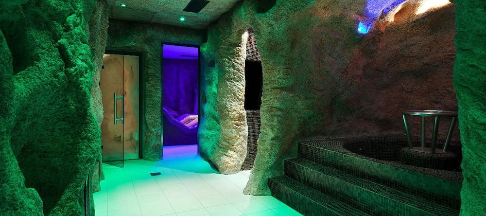 CALA GINEPRO RESORT AND SPA 20/50