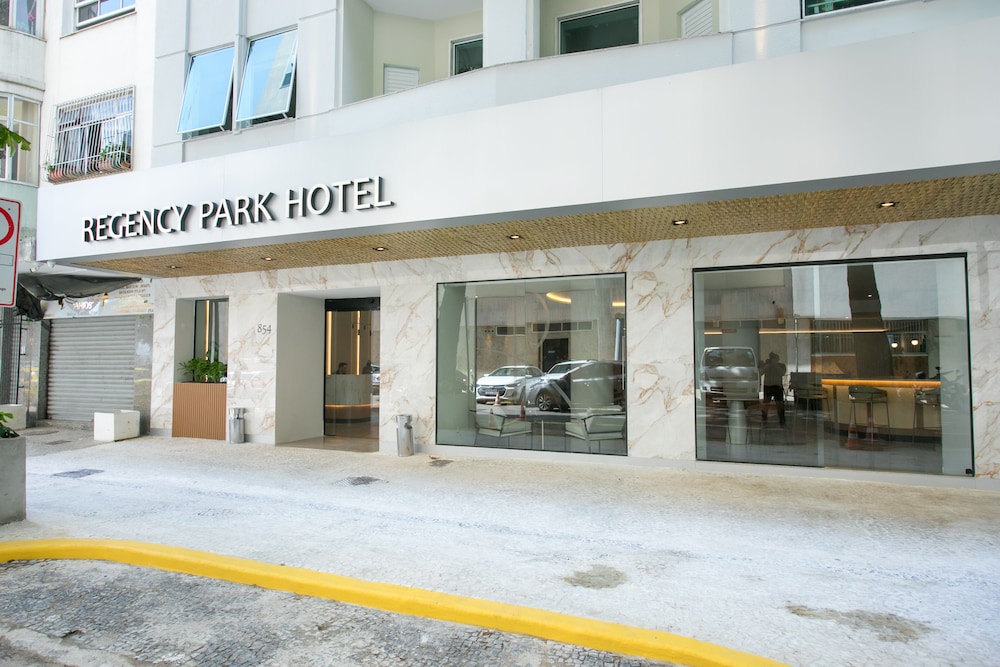 Regency Park Hotel 52/53