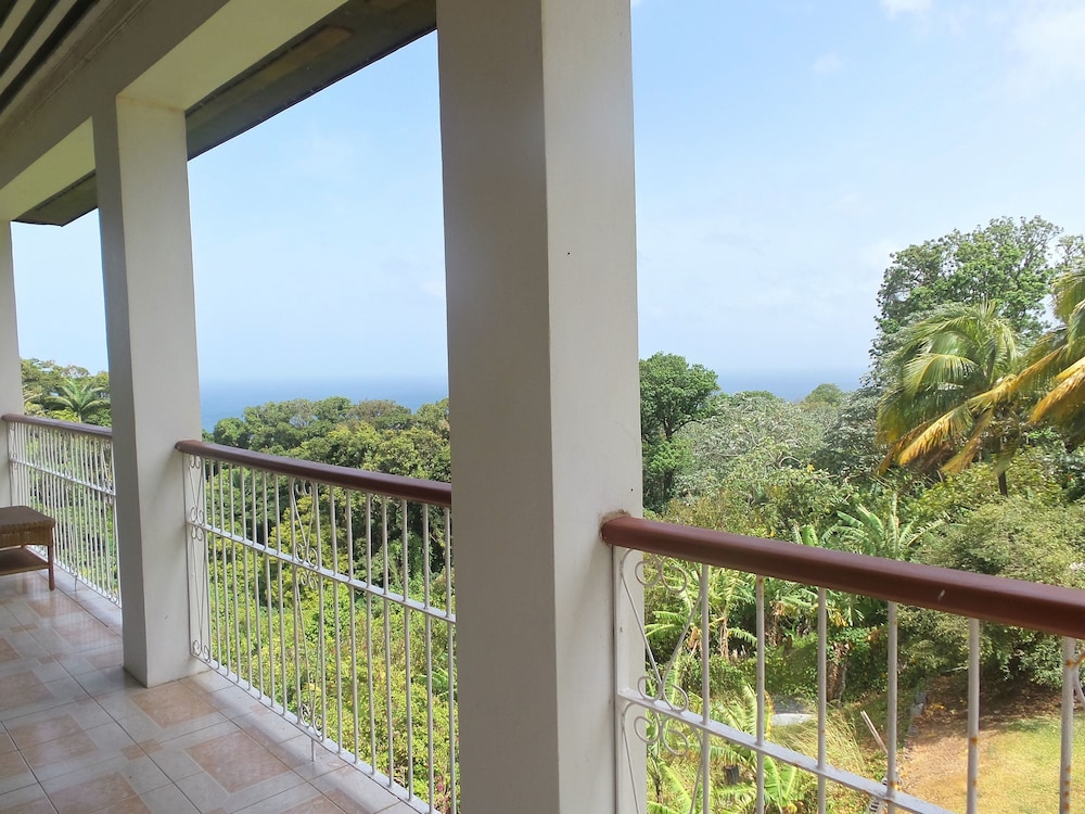 Rnm The Clubhouse Grenada 20/50