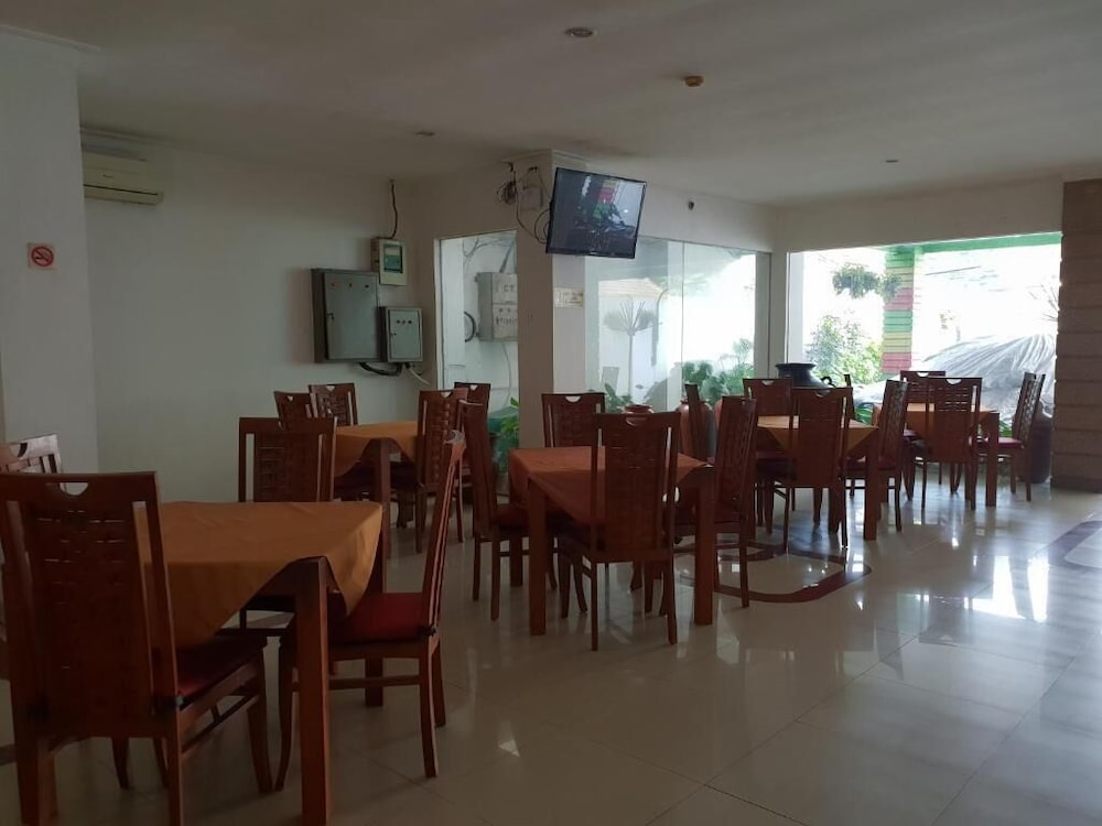 Hotel Caravan 43/49