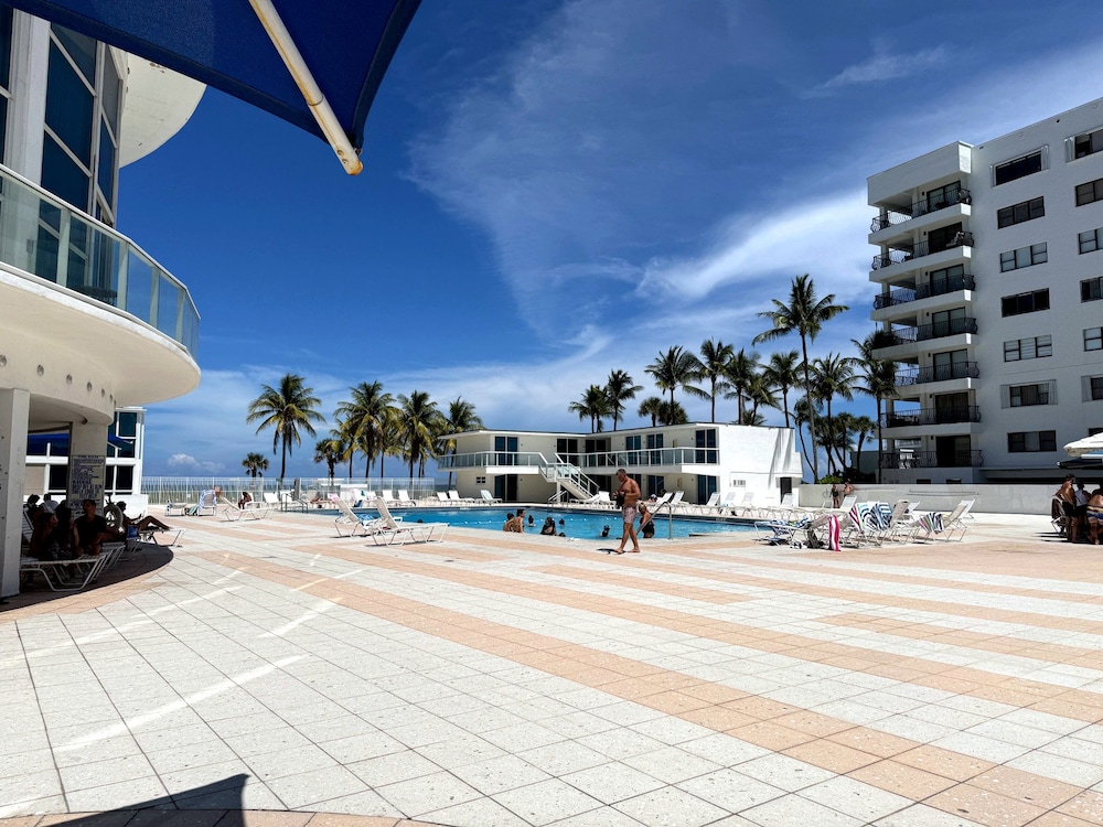 Castle Beach Suites By Miarentals 61/70