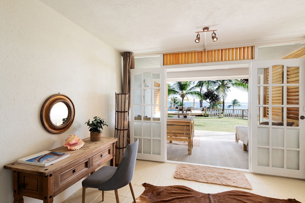 MoonRaker Beach Hotel 36/50