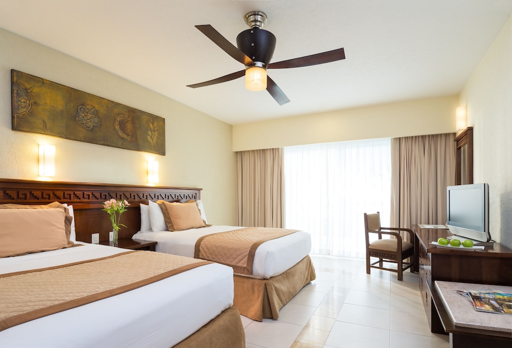 Bluebay Grand Esmeralda All Inclusive 15/50
