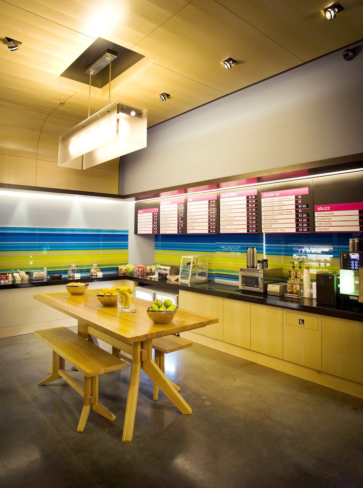 Aloft Dallas Downtown 39/49