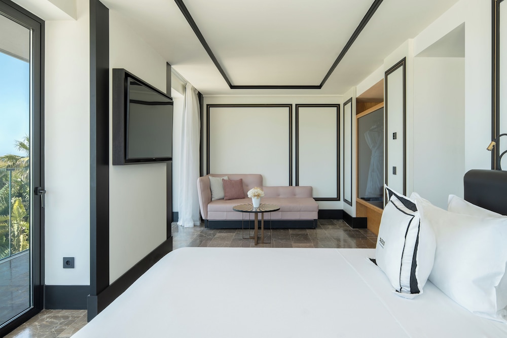 Mediterranean, King Bed, with View, Sofa