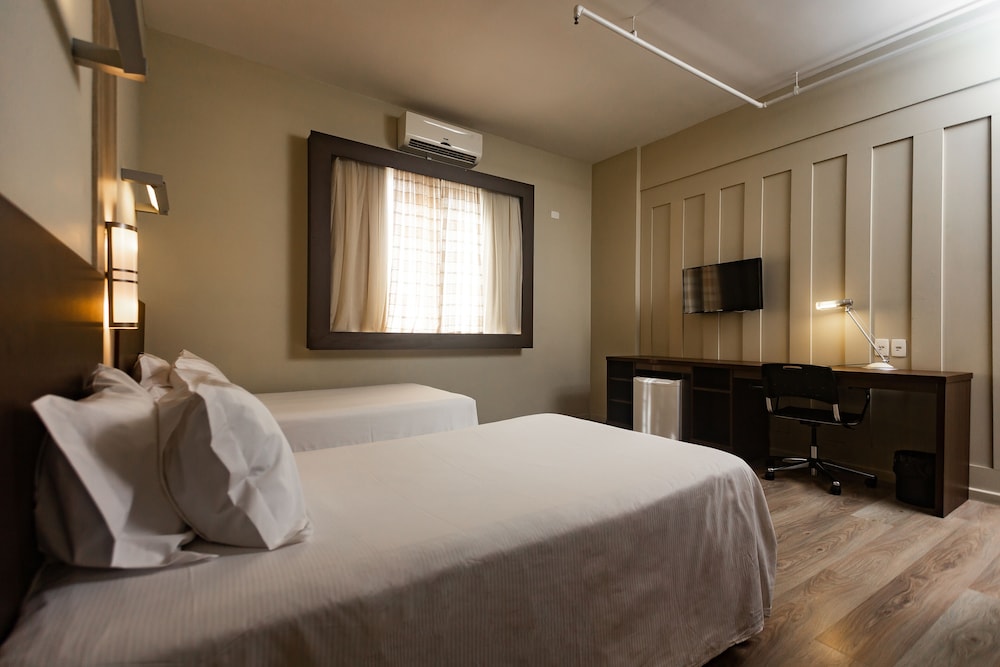 Hotel Master Cosmopolitan 17/48