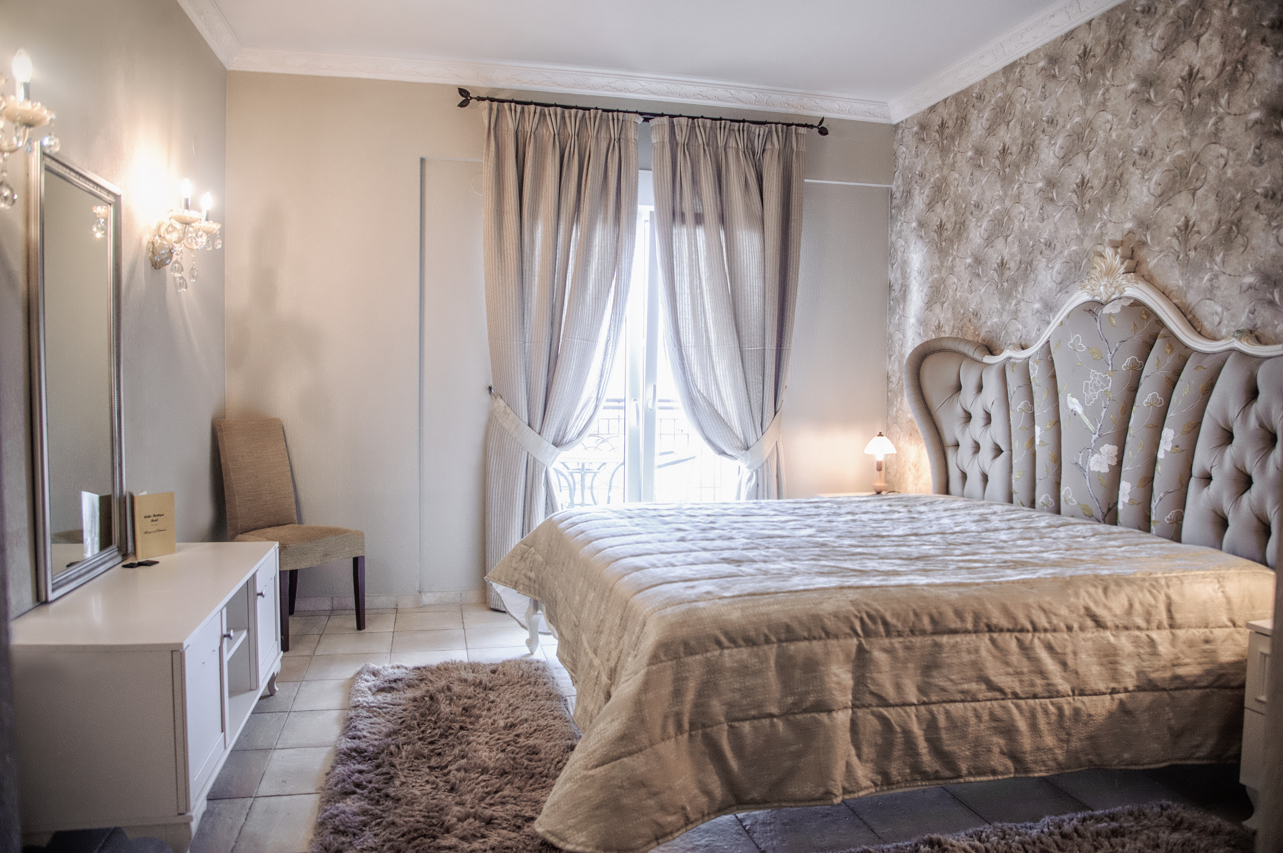 DOUBLE ROOM