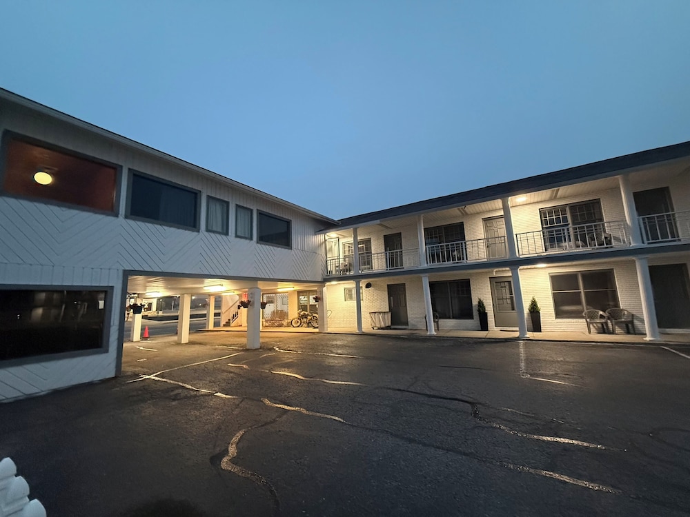 Continental Inn 4/48
