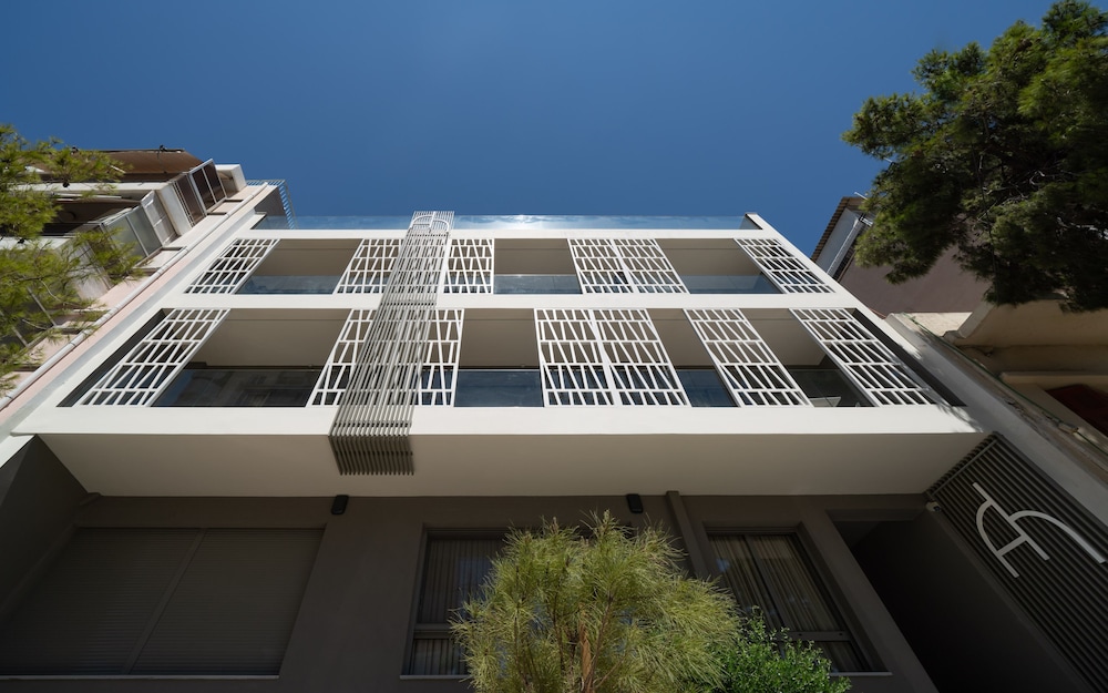 Athens Hill Luxury Apartments 3/64