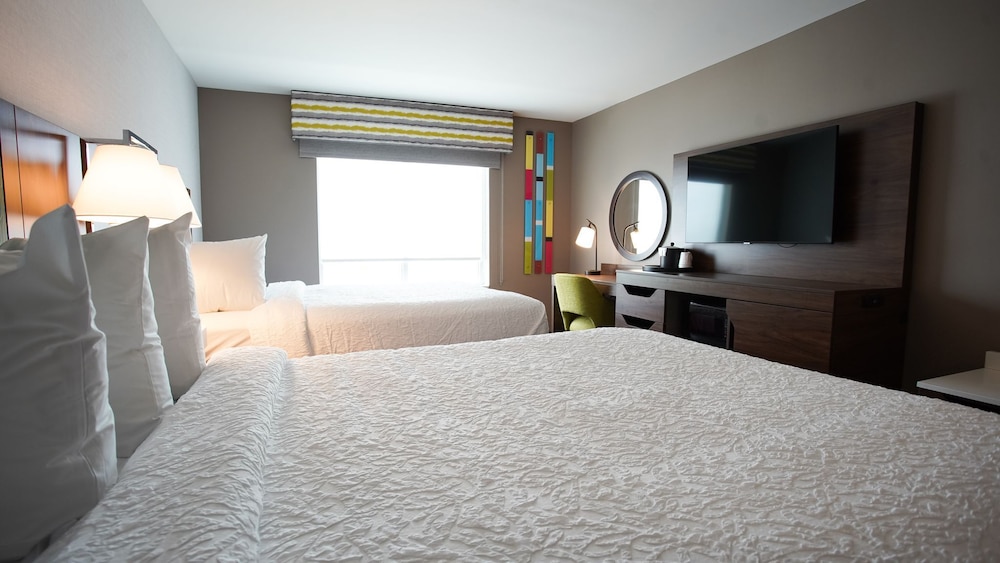 Hampton Inn Suites St Clairsville 10/32