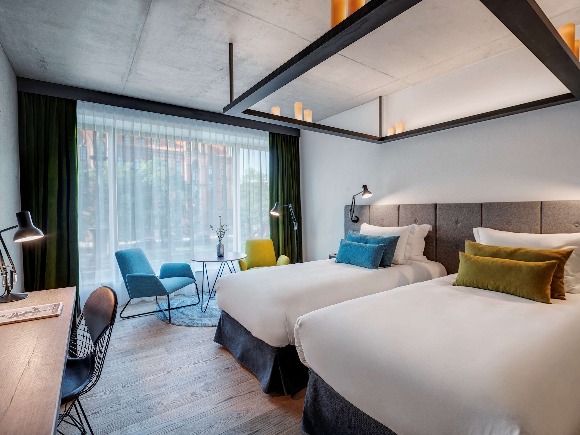 SUPERIOR, TWIN BEDS
