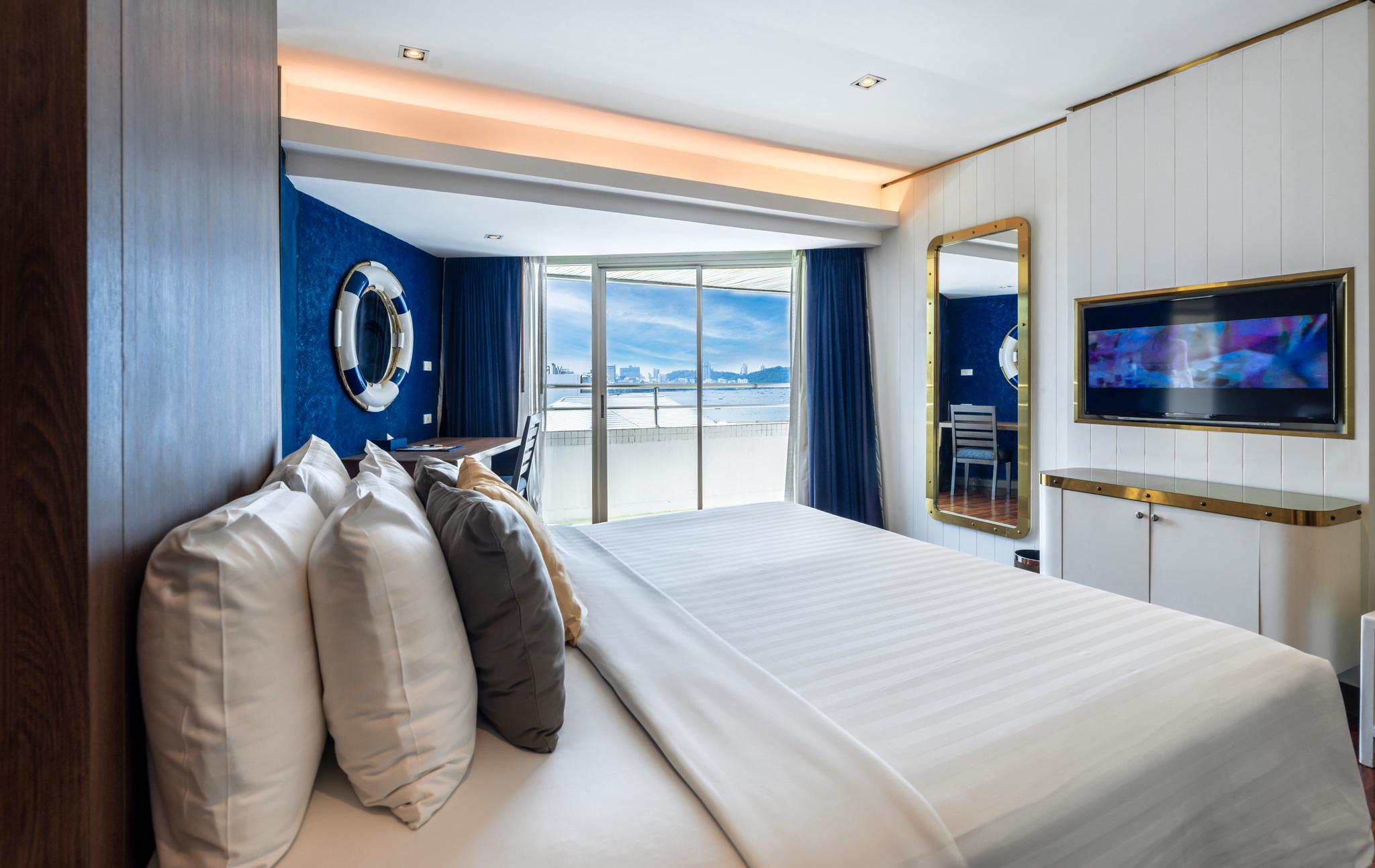 Deluxe Partial Sea View Double Bed